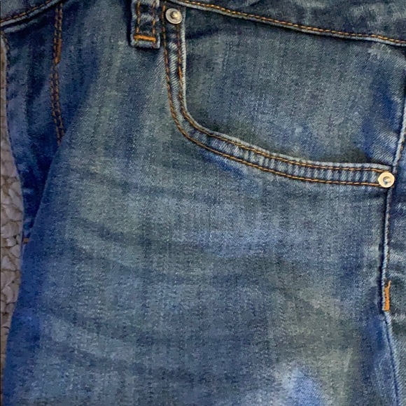 Zara Cropped Denim - Picture 3 of 3